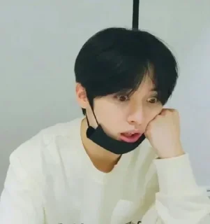 😐 emoji люблю Telegram sticker 18 of 40