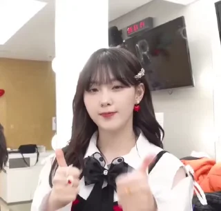 👍 emoji Chaehyun kep1er Telegram sticker 14 of 33