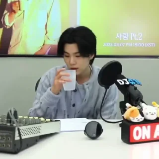 🌪 yoongi @bonesdolly, стікер Telegram 10 з 40