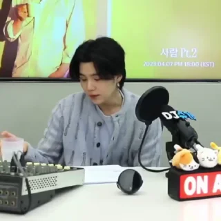 🌪 yoongi @bonesdolly, стікер Telegram 11 з 40