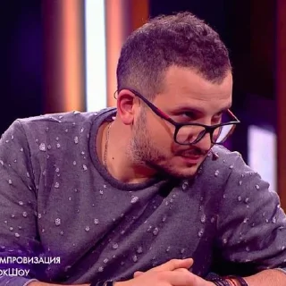 😐 Семья наша, стикер Telegram 5 из 95