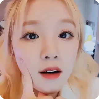 🧞‍♀️ #yuqi (🧞‍♀️) !! @ly3hp . . @ly3me, стикер Telegram 13 из 50