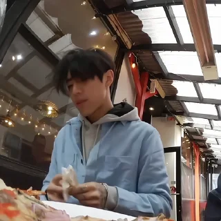 🐾 vlog @MK89SG, sticker Telegram 21 sur 50