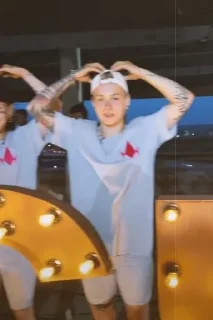 ❤️ Кира, стикер Telegram 13 из 14