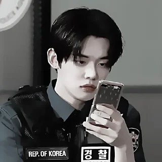 yeonjun ::🌰:: @helprunaway