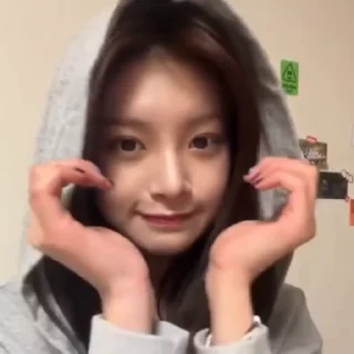 💋 𝙮𝙞𝙧𝙚𝙣 𝙗𝙮 @anayne, стікер Telegram 11 з 50