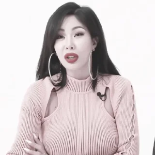#𝐈𝐧𝐓𝐡𝐞𝐒𝐡𝐨𝐰𝐓𝐨𝐝𝐚𝐲: jessi ;: by @paradismaudit
