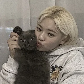 ⭐️ Twice, sticker Telegram 9 sur 101