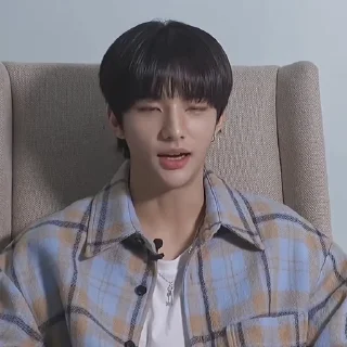 hyunjin by @help_jenn