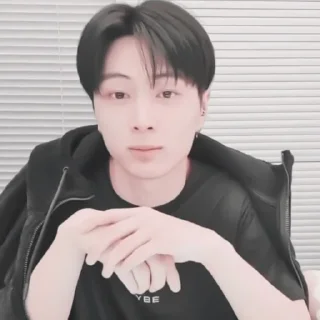 #𝐥𝐢𝐯𝐞: jay 080422 ;: by @paradismaudit