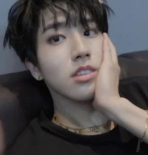han jisung from @helpchinho