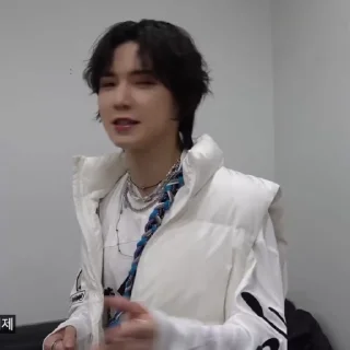 . . yeosang - @berstickers»