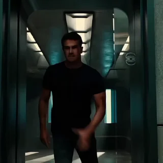 Tobias Eaton @sasweirdo