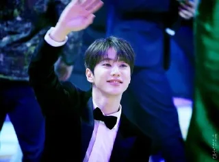 🌟 Lee Jun Young🙏💗, Telegram sticker 7 of 84