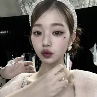 🍒 wonyoung;ive @yuna_wqi, стикер Telegram 5 из 23
