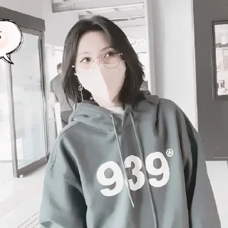 🥛 #𝐯𝐥𝐨𝐠: soyeon 230522 ;: by @paradismaudit, стікер Telegram 19 з 40