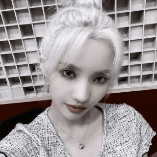 🦡 #𝐦𝐨𝐨𝐝: soyeon ;: by @paradismaudit, Telegram sticker 14 of 40