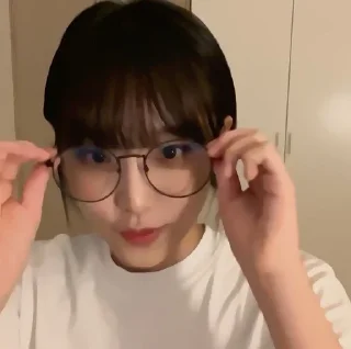 🦋 йена хи, стікер Telegram 16 з 17