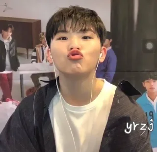 🫦 𝐋𝐞𝐞 𝐉𝐢-𝐇𝐨𝐨𝐧, sticker Telegram 16 sur 33