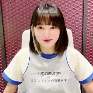 lily_morrow.vlive