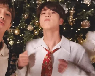 💪 НОВЫЙ ГОД С BTS @hello_unnie, стікер Telegram 16 з 50