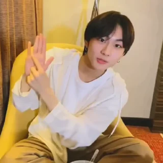 jungwon ⁉️ - @ik1lu
