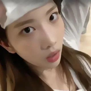 🎧 が !¡🎧 Kim lip . . . @lastmeetingg, sticker Telegram 1 sur 28