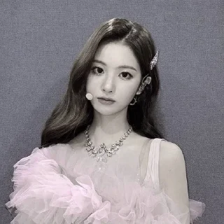 Sullyoon.