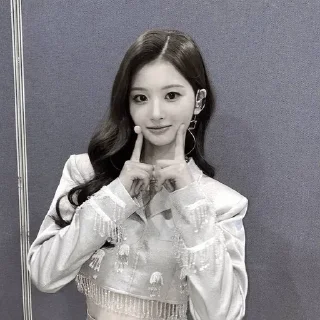 Sullyoon.