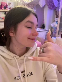 <3