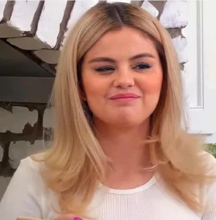 Sticker from Selena+Chef S03 @GomezTeam