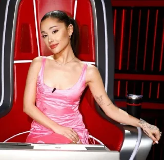 Sticker from 'Ariana Grande | @iStickerLand,