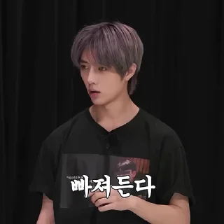 Sticker from maknae line ? @c3ime .