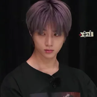 Sticker from maknae line ? @c3ime .