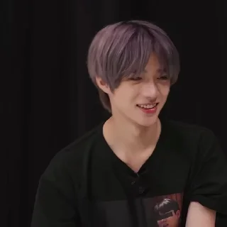Sticker from maknae line ? @c3ime .