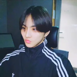 Sticker from Yang Jungwon ˓ @PackEnhypen