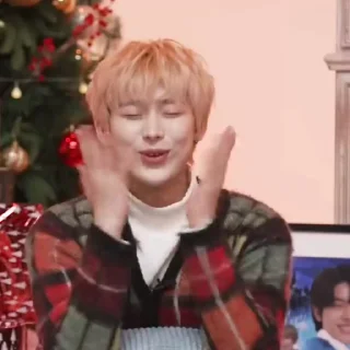 Sticker from christmas @en3hy boy ??