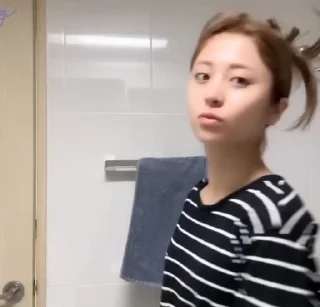 Sticker from Yunjin - @nrmdewv
