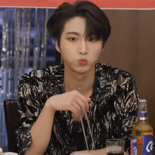 Sticker from 𝁘 𝐒𝖾𝗑𝗒 𝐁𝗈𝗒 ៸ ៸  @DewPack