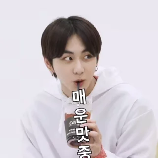Sticker from 𝁘 𝐖𝗁𝗂t𝖾 𝐁𝗈𝗒 ៸ ៸  @DewPack