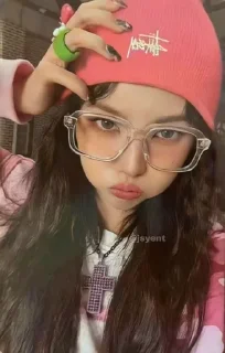 Sticker from (G)-idle