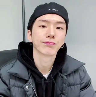 Sticker from #𝘬𝘪𝘩𝘺𝘶𝘯 , @monbebestickers