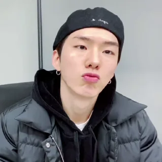 Sticker from #𝘬𝘪𝘩𝘺𝘶𝘯 , @monbebestickers