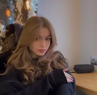 🍓 emoji girl @phtneh Telegram sticker 3 of 25