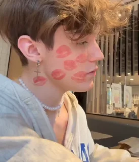 💋 emoji Feeling Telegram sticker 20 of 57