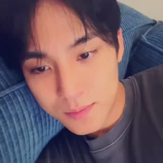 🪨 emoji “   @li3yb   —   mingyu    . Telegram sticker 8 of 85