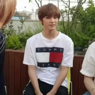 🎶 emoji : 🖇 : Yuta ، Taeyong ، Johnny Telegram sticker 1 of 73