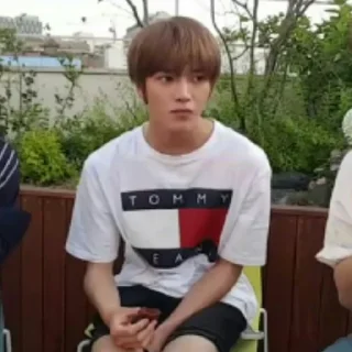 🎶 emoji : 🖇 : Yuta ، Taeyong ، Johnny Telegram sticker 23 of 73