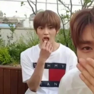 🎶 emoji : 🖇 : Yuta ، Taeyong ، Johnny Telegram sticker 21 of 73