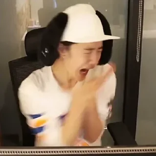 😭 emoji Wang Yibo❤the king Telegram sticker 17 of 120